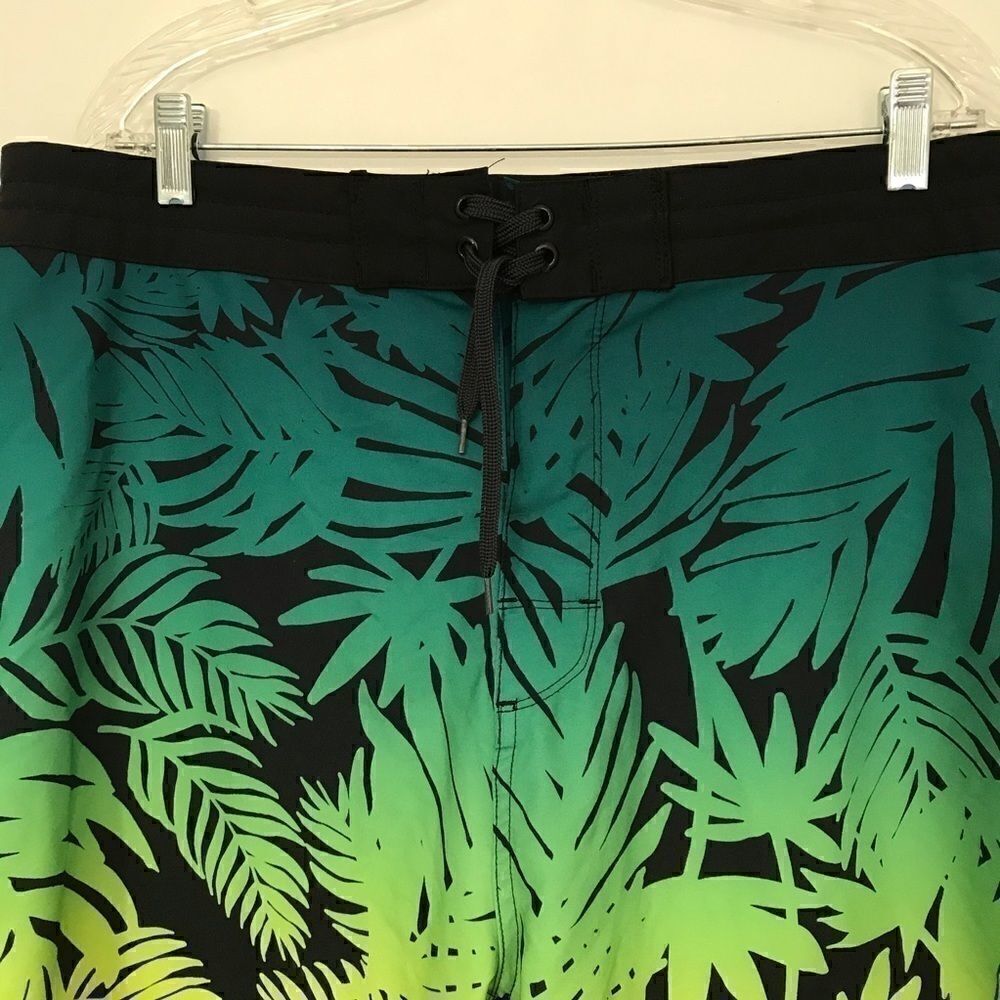 Old Navy California Size 38 Board Shorts! - Picture 6 of 13